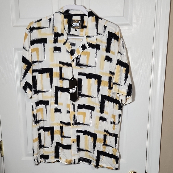 Fresh Black and Tan Casual Button Down Shirt with Geometric Pattern - Picture 1 of 7